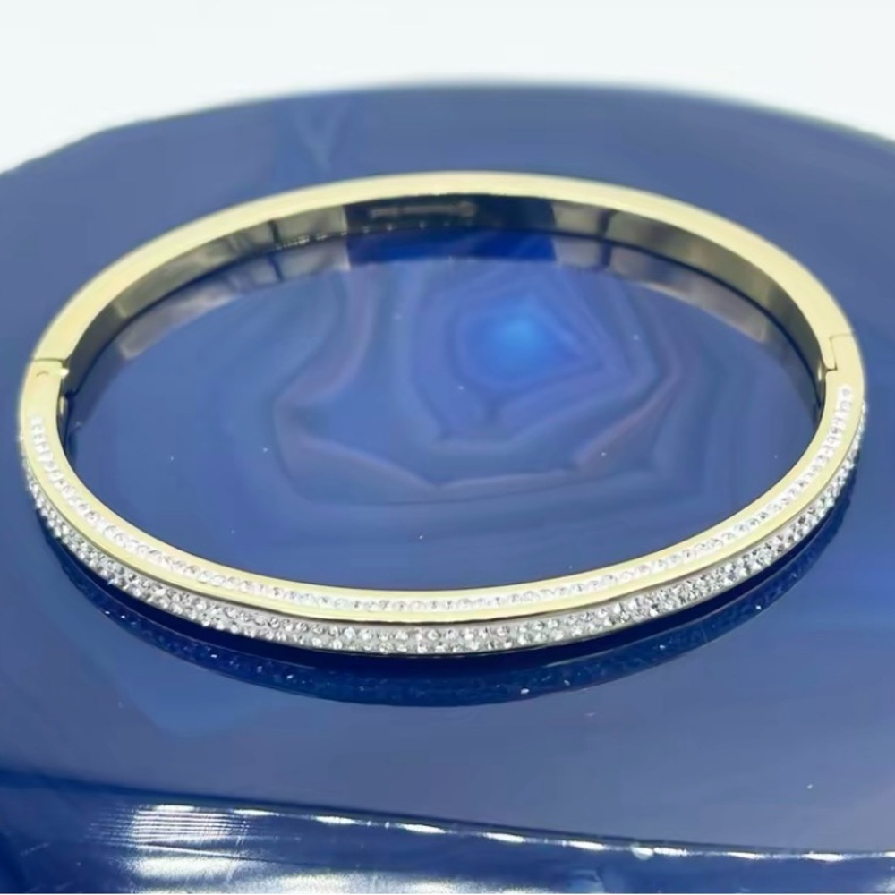 Elegant Stainless Steel Pave Hinged Bangle